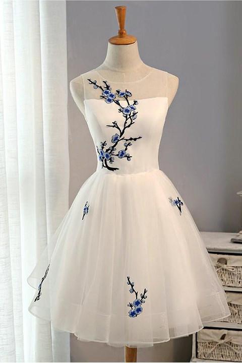 Robe courte de bal d'accueil pas chère en tulle avec broderie de fleurs et jupe évasée