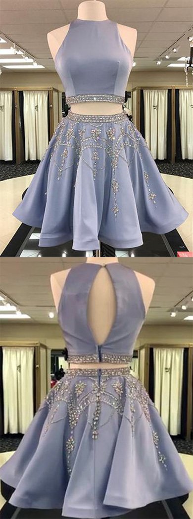 Vestido de fiesta corto de dos piezas, corte A, sin mangas, con joya y cuentas.