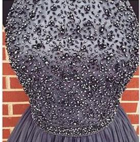 Robe de bal de fin d'année grise en tulle perlé, à col montant et dos nu, coupe évasée, courte