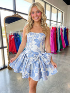 A-Line/Princess Strapless Jacquard Mini Homecoming Dresses with Bow & Pearls (SHI22370552)