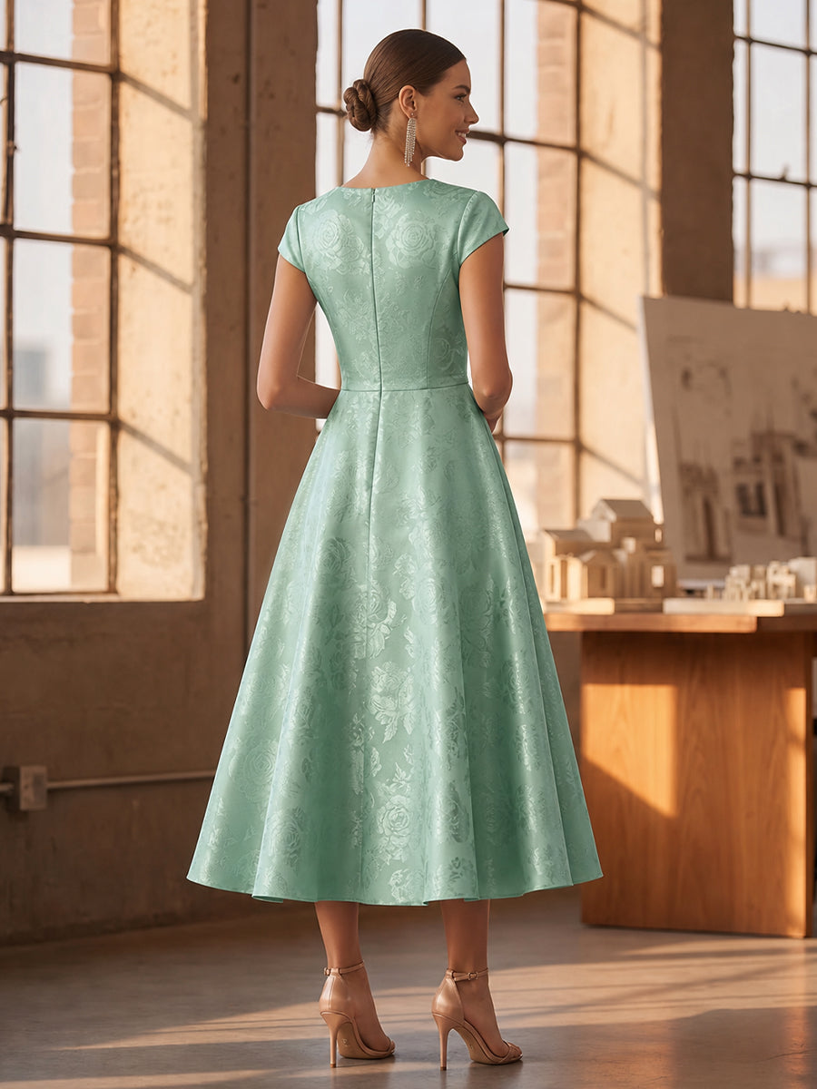 Sheath/Column Halter Scoop Neck Floor-Length Mother of the Bride Dresses with Lace Appliques (SHI22500106)