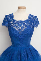 Robe de bal somptueuse bleu royal à bord festonné, longueur genou, pour retour à la maison
