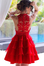 Vestito da cerimonia a balze in chiffon rosso con scollo a barchetta e linea a trapezio, abiti corti per ballo di fine anno
