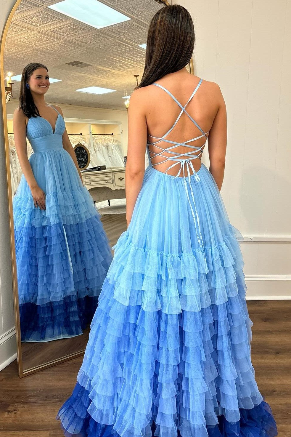 Abito da sera a balze a più strati con scollo a V Roycebridal in lavanda e viola sfumato
