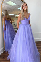 Vestido de baile de tule com decote cruzado e contas de alfazema