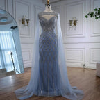 Luxuriöses hautfarbenes Perlenbesetztes Meerjungfrauen-Abendkleid mit Umhang LA72814