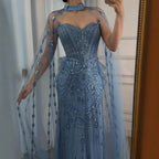 Robe de soirée de luxe bleue à paillettes et perles avec manches cape LA73108