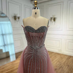 Abito da sera sirena con perle rosa, perline e sopragonna stile arabo LA72811B