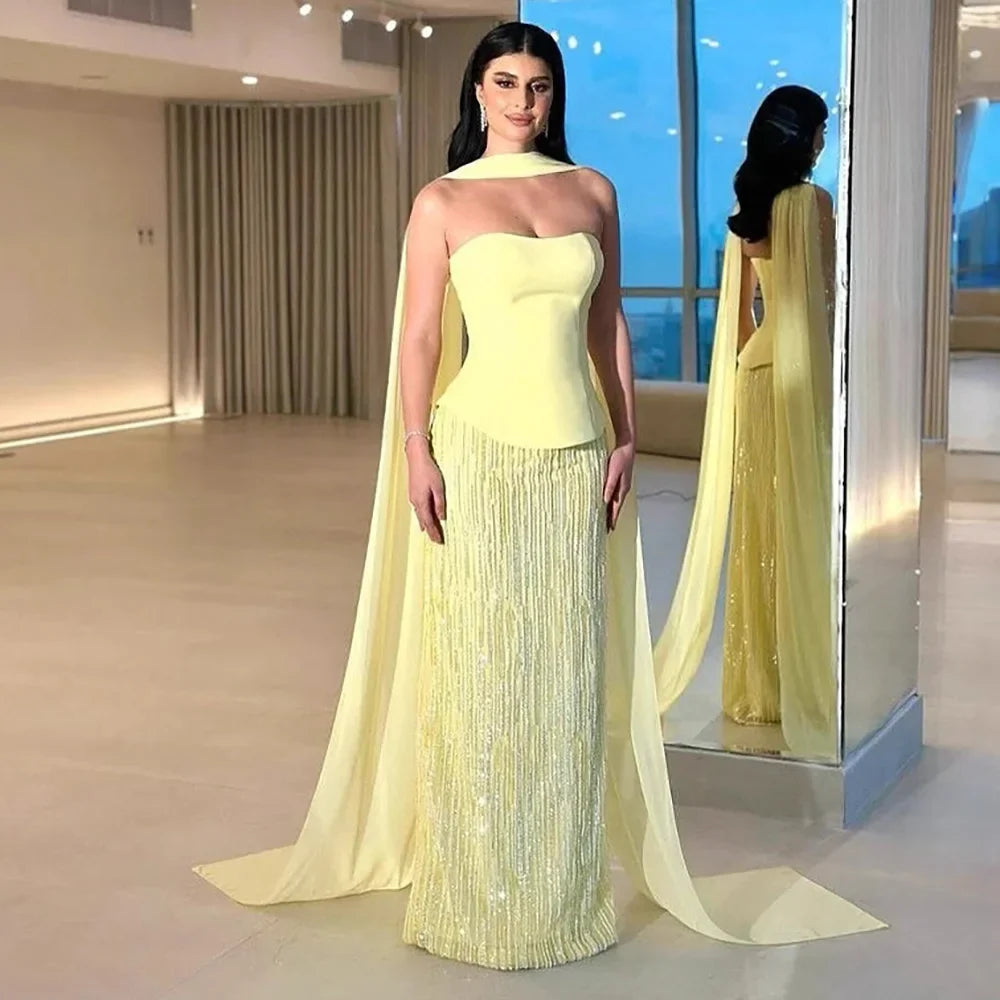 Robe de soirée sirène en mousseline de soie jaune luxueuse avec cape LA73007