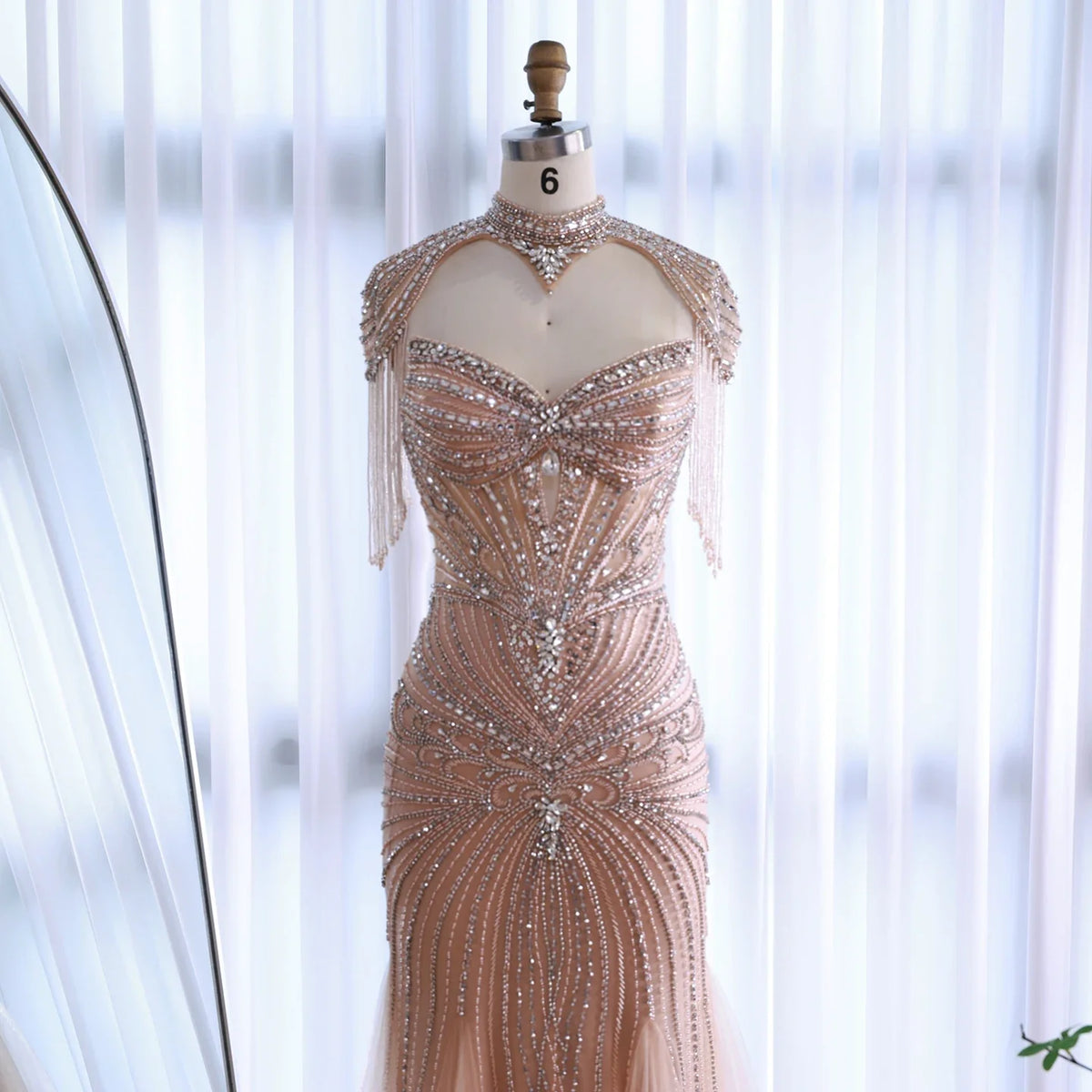 Robe de soirée luxueuse de Dubaï, perles bleues et roses, avec cape à franges LA72897B