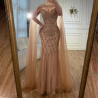 Luxuriöses hautfarbenes Perlenbesetztes Meerjungfrauen-Abendkleid mit Umhang LA72814