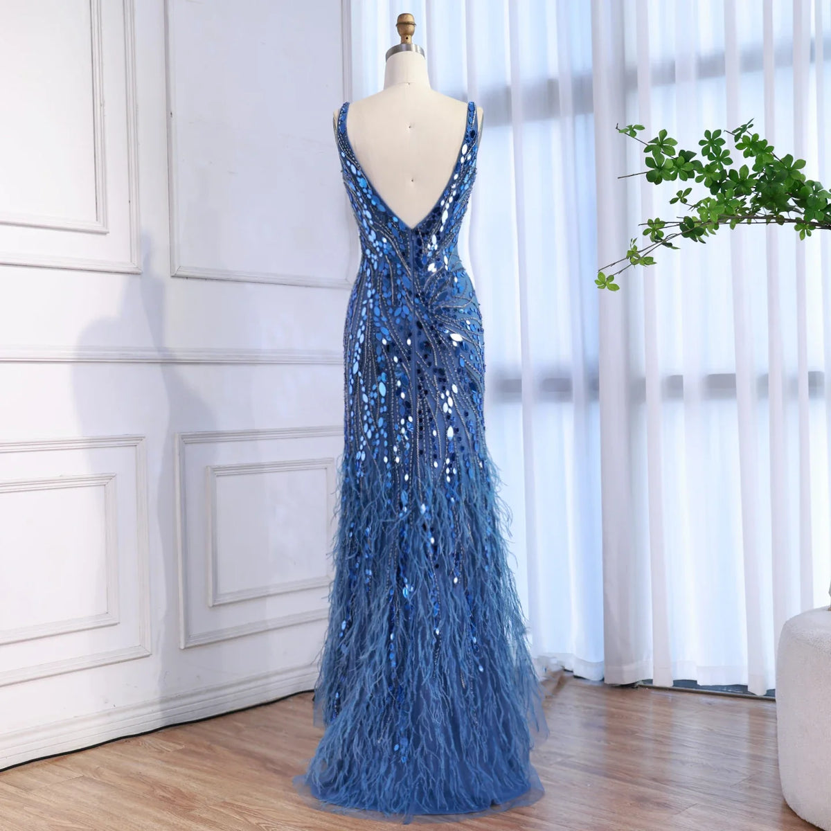Abito da sera sirena con piume e perline blu lusso LA73369
