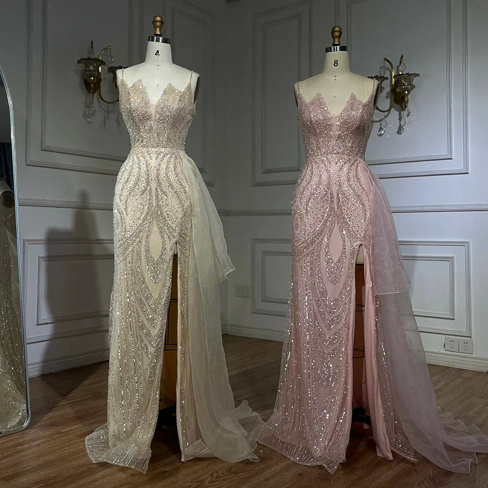 Vestido de noche sirena rosa claro con tirantes finos y sobrefalda con cuentas LA72378A