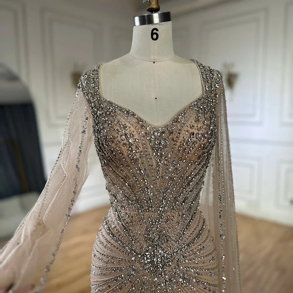 Vestido de Noite de Luxo de Dubai com Manguitos Tipo Capa Nude e Aplicações de Missangas LA72575A