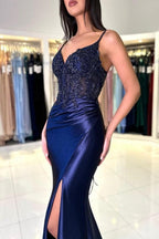 Robe de bal longue bleu marine sexy en dentelle, coupe sirène, col en V, bretelles fines, avec fente