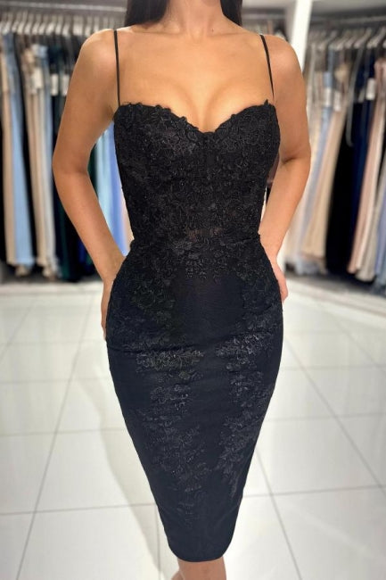 Vestidos de cóctel cortos y sexys con tirantes finos negros y encaje