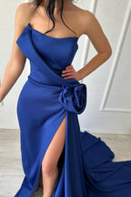 Abito da sera lungo semplice e seducente in raso blu reale senza spalline con spacco