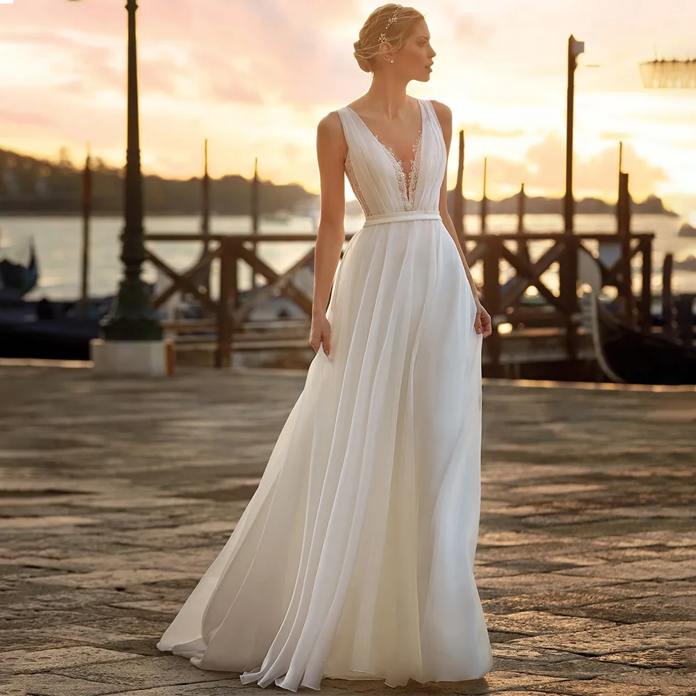 Einfaches großzügiges A-Linien Chiffon Damen Hochzeitskleid V-Ausschnitt Ärmellos Spitzenapplikationen Brautkleid Maßgeschneiderte Brautkleider Hochzeit