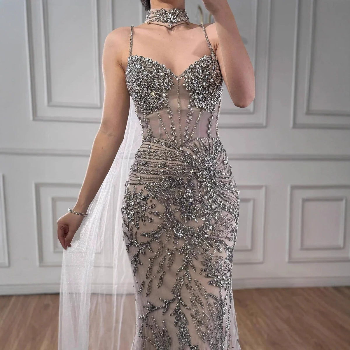 Robe de soirée de luxe grise perlée avec cape pour bal de promo LA73342