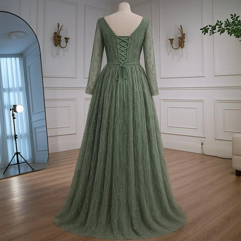 Luxuriöses Abendkleid in Salbeigrün mit Perlenbesatz und langen Ärmeln LA72805B