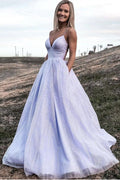 Vestido Formal de Baile em Tule com Decote em V, Corte em A, Cor Lavanda Brilhante, com Bolso