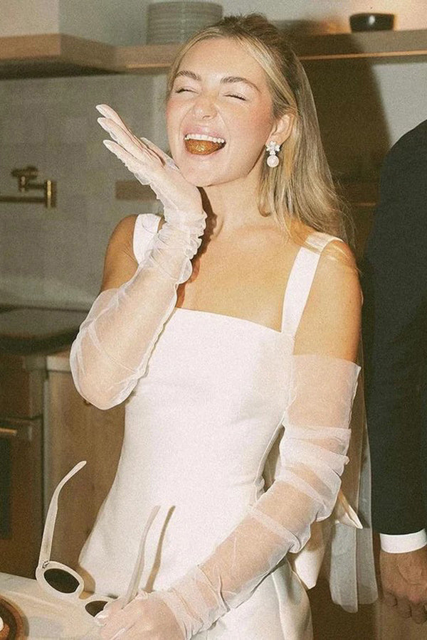 Abito da sposa semplice in raso avorio, vestito da matrimonio corto con fiocco sul retro