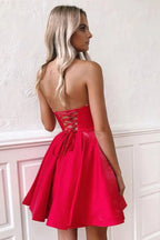 Vestidos de fiesta cortos, sencillos, de satén rojo, sin tirantes, con escote en forma de A y corte en A