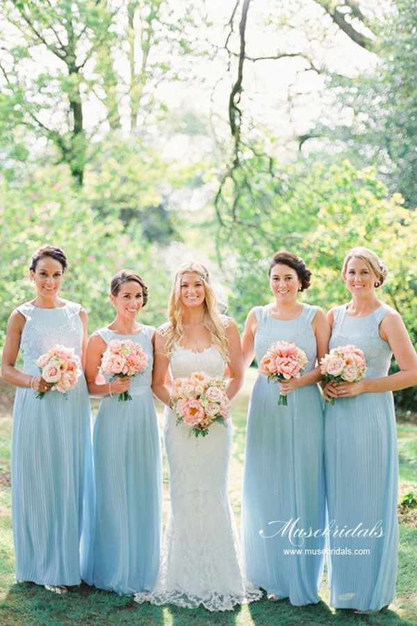 Abito da damigella in chiffon azzurro cielo, linea a trapezio, scollo rotondo con pizzo