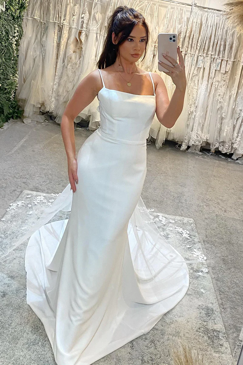 Robe de mariée sirène de plage à bretelles spaghetti en dentelle avec traîne de cour