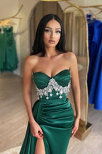 Vestidos de Baile com Decote Coração, Sem Mangas, Corte em A, Manchas Verde Escuro na Frente, com Contas