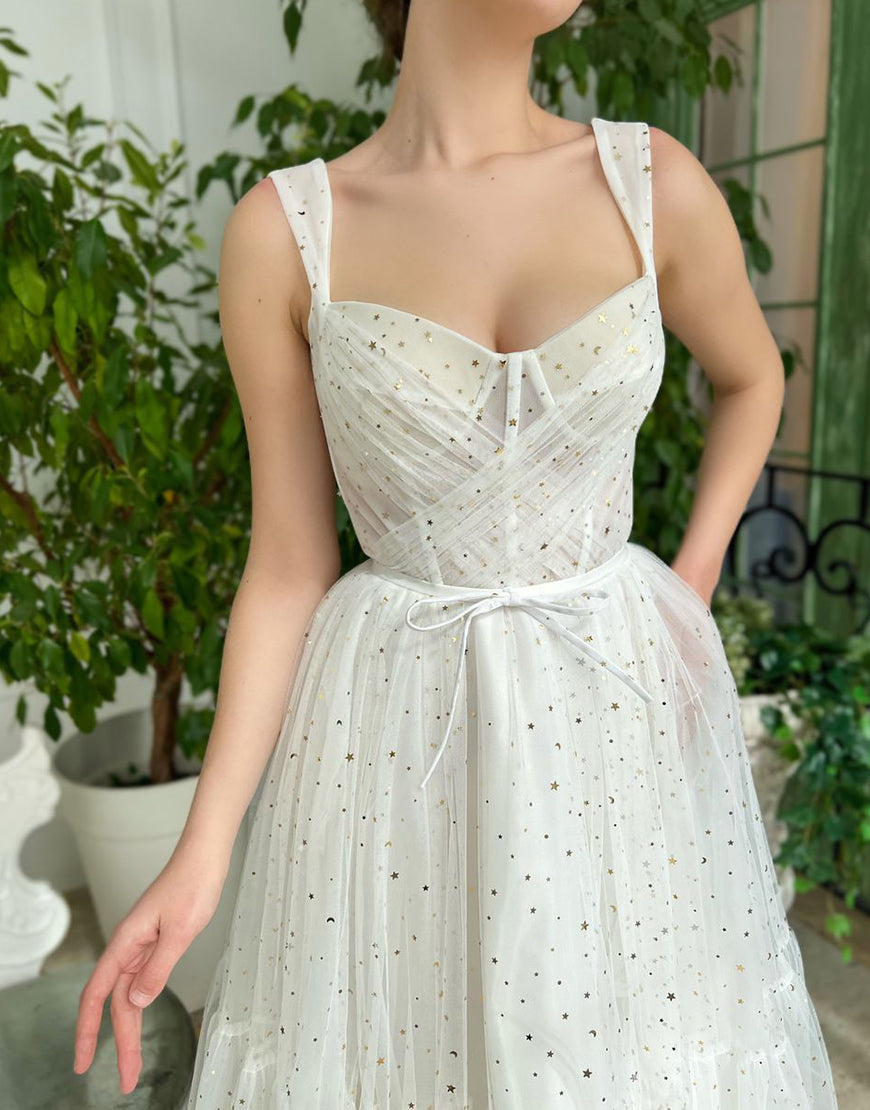 Robe de bal courte en tulle blanc à bretelles