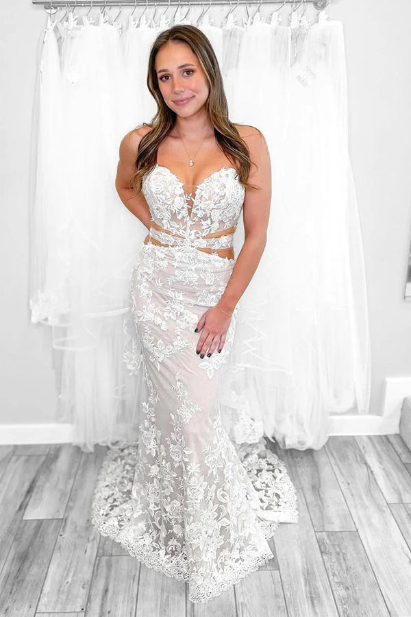 Abito da sposa elegante a sirena senza spalline con applicazioni di pizzo