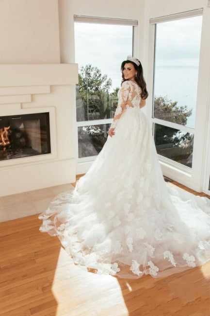 Robe de mariée longue au sol en ligne A avec appliques et tulle