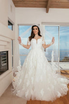 Robe de mariée longue au sol en ligne A avec appliques et tulle