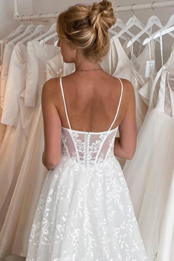 Vestido de novia de encaje con escote corazón y mangas abullonadas desmontables