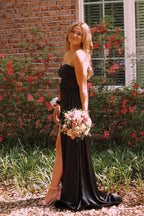 Vestido de fiesta largo con escote corazón y corsé negro con abertura PSK593