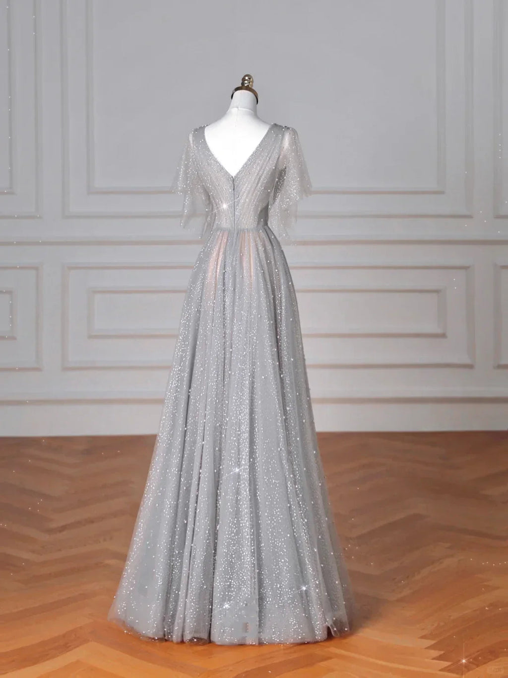 Vestido de Festa Cinzento Brilhante em Tule com Lantejoulas, Corte em A, Decote em V Sexy, Vestido de Noite Y8638