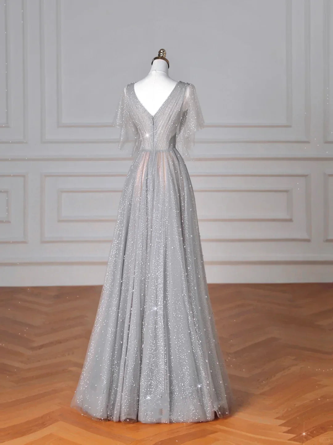 Vestido de Festa Cinzento Brilhante em Tule com Lantejoulas, Corte em A, Decote em V Sexy, Vestido de Noite Y8638
