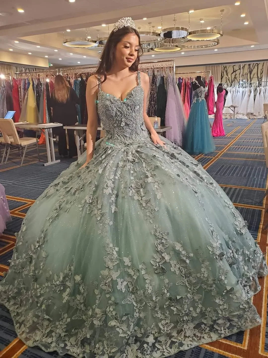Robe de bal ornée d'appliques papillons éclatants, robe de seize ans, robe de princesse Y2361
