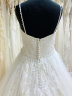 Vestidos de Noiva de Bola com Alças Finas de Tule e Renda Aplicada