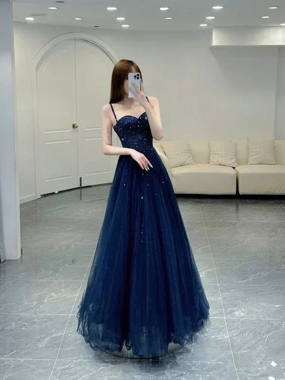 Vestidos de fiesta formales de noche azul marino con tirantes y tul en línea A elegante Y6776