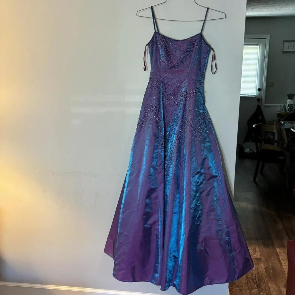 Deslumbrante Vestido de Noite Roxo com Contas, Corte em A, Alças Finas, Vestido de Festa e Baile Y7955