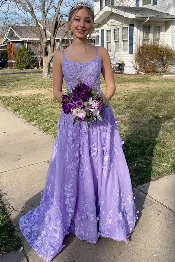 Vestido largo de fiesta en línea A con tirantes finos de lavanda bonita, encaje floral tridimensional