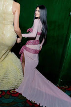 Hermoso vestido largo de noche y baile con gran lazo, abertura, lentejuelas y gasa rosa Y8474