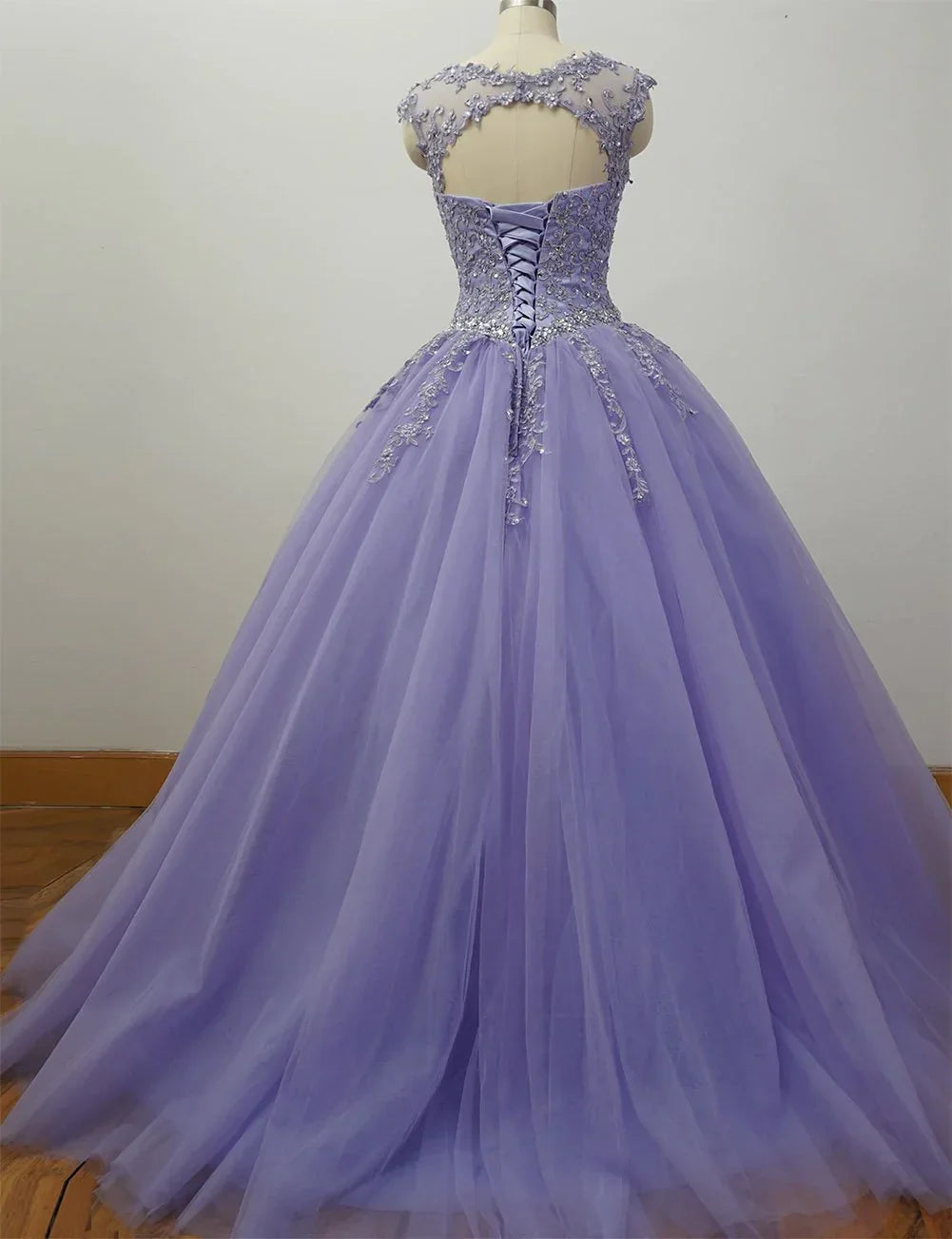Wunderschöne Quinceañera-Kleider mit Applikationen und Perlenstickerei, lila Ballkleid Y1252