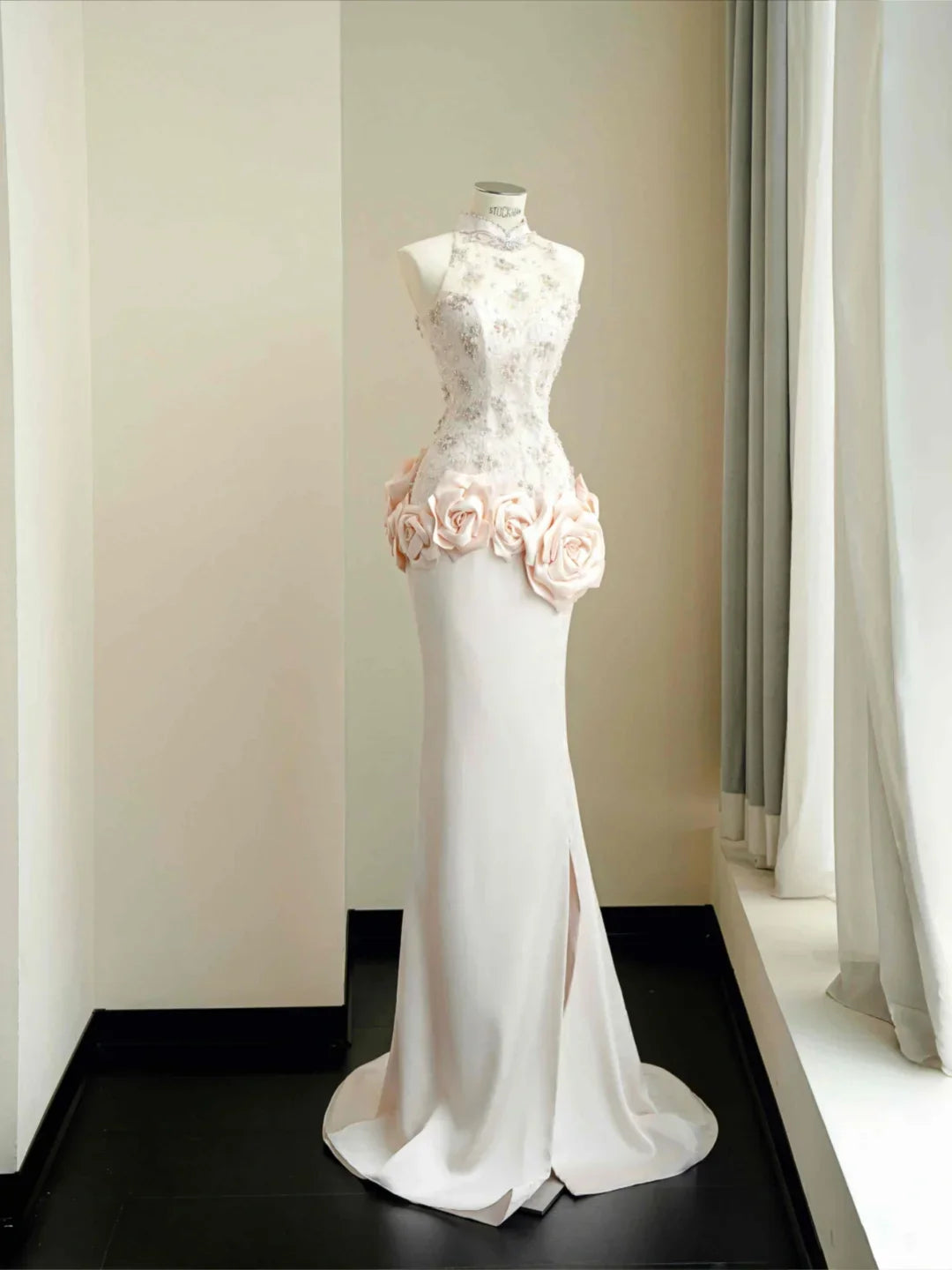 Vestido de noche elegante rosa claro de satén con encaje, lentejuelas y cuentas, abertura, corte sirena, vestido de gala Y8672