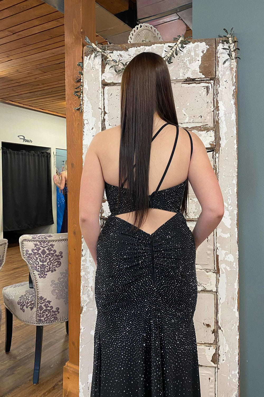 Meerjungfrau-Ballkleid aus Jersey mit One-Shoulder-Ausschnitt und Schlitz