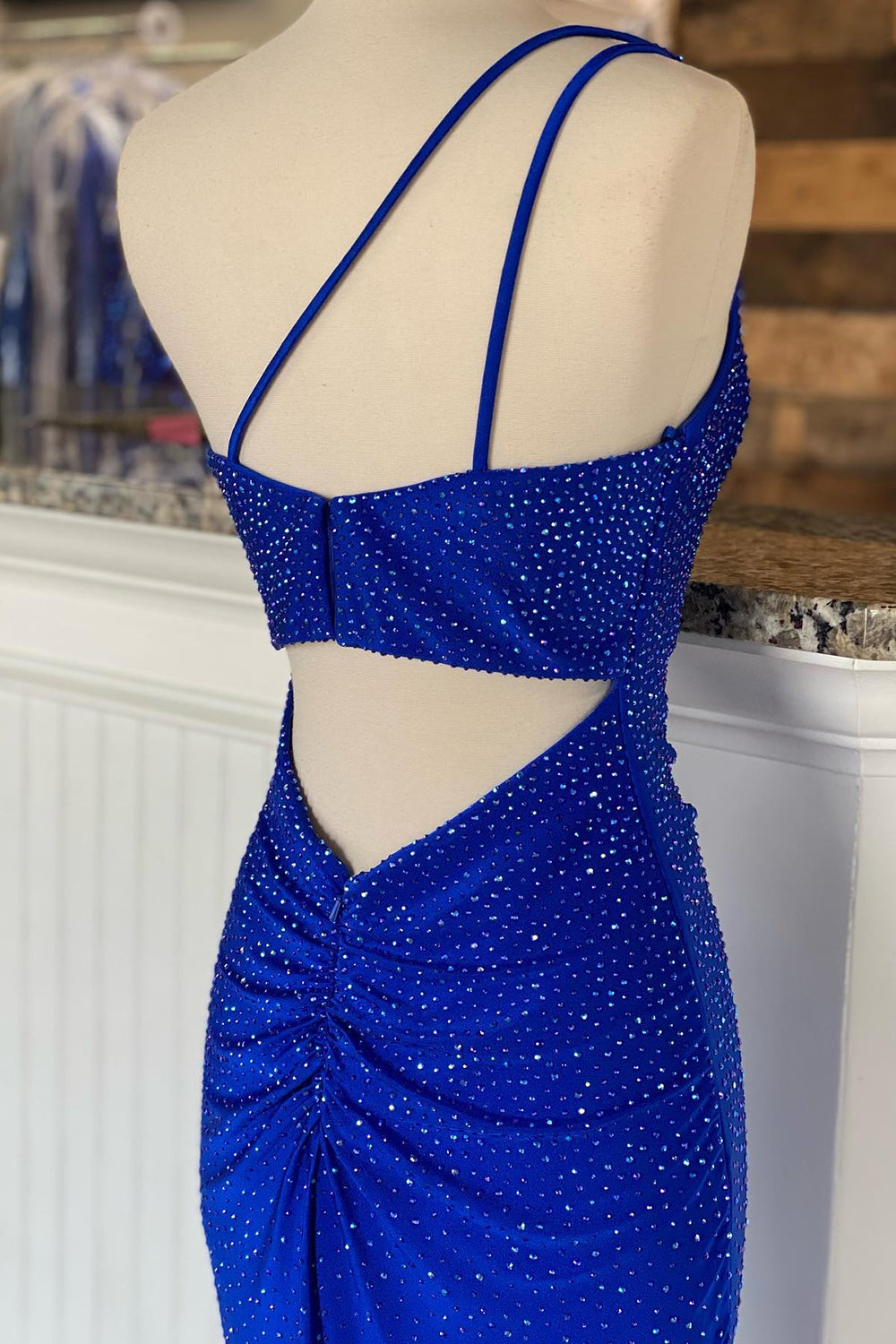 Meerjungfrau-Ballkleid aus Jersey mit One-Shoulder-Ausschnitt und Schlitz
