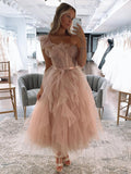 Langes Ballkleid in A-Linie mit One-Shoulder-Tüll in Blush