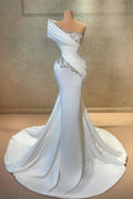 Robe de bal blanche longue asymétrique sirène en satin et dentelle avec perles